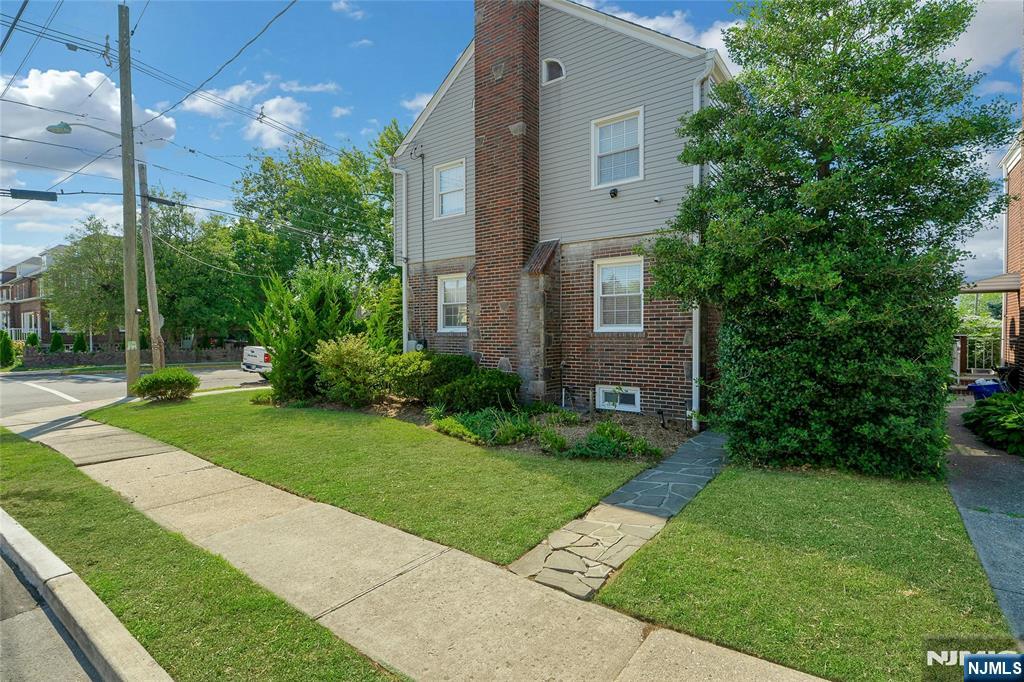 Ridgefield, New Jersey, 07657, United States, 4 Bedrooms Bedrooms, ,3 BathroomsBathrooms,Residential,For Sale,1991908