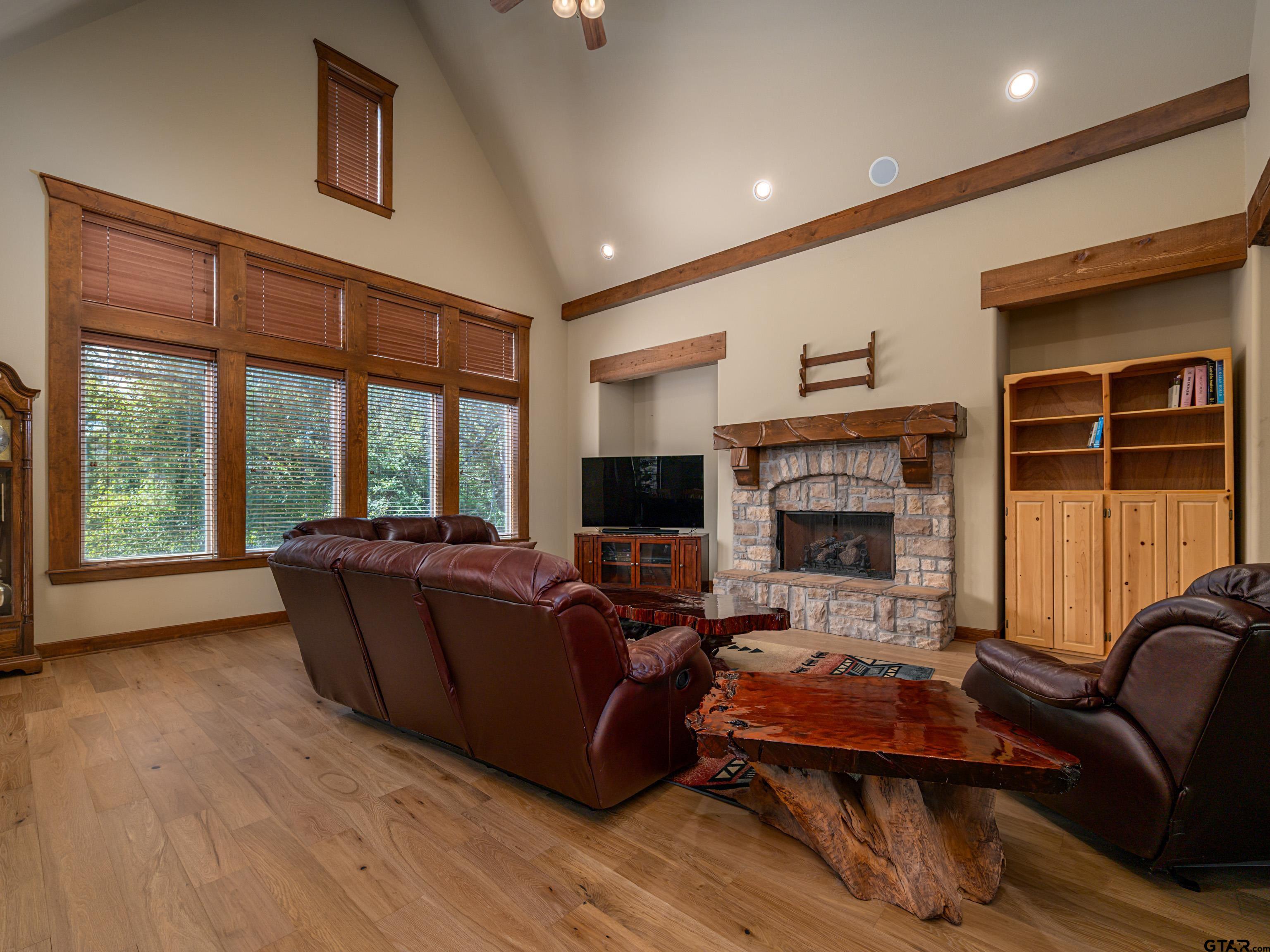 Tyler, Texas, 75703, United States, 4 Bedrooms Bedrooms, ,6 BathroomsBathrooms,Residential,For Sale,1965330