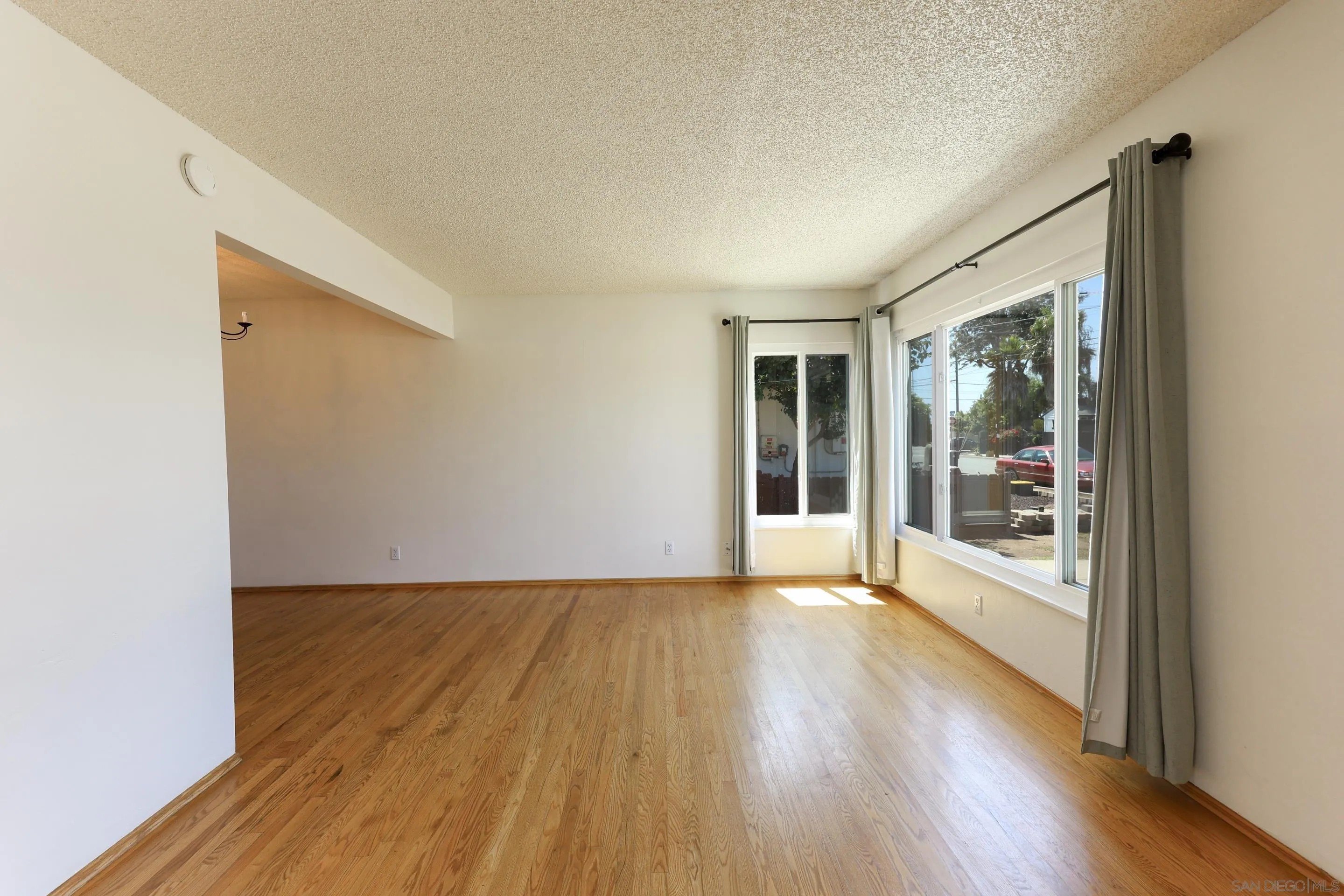 Chula Vista, California, 91910, United States, 3 Bedrooms Bedrooms, ,2 BathroomsBathrooms,Residential,For Sale,1916968