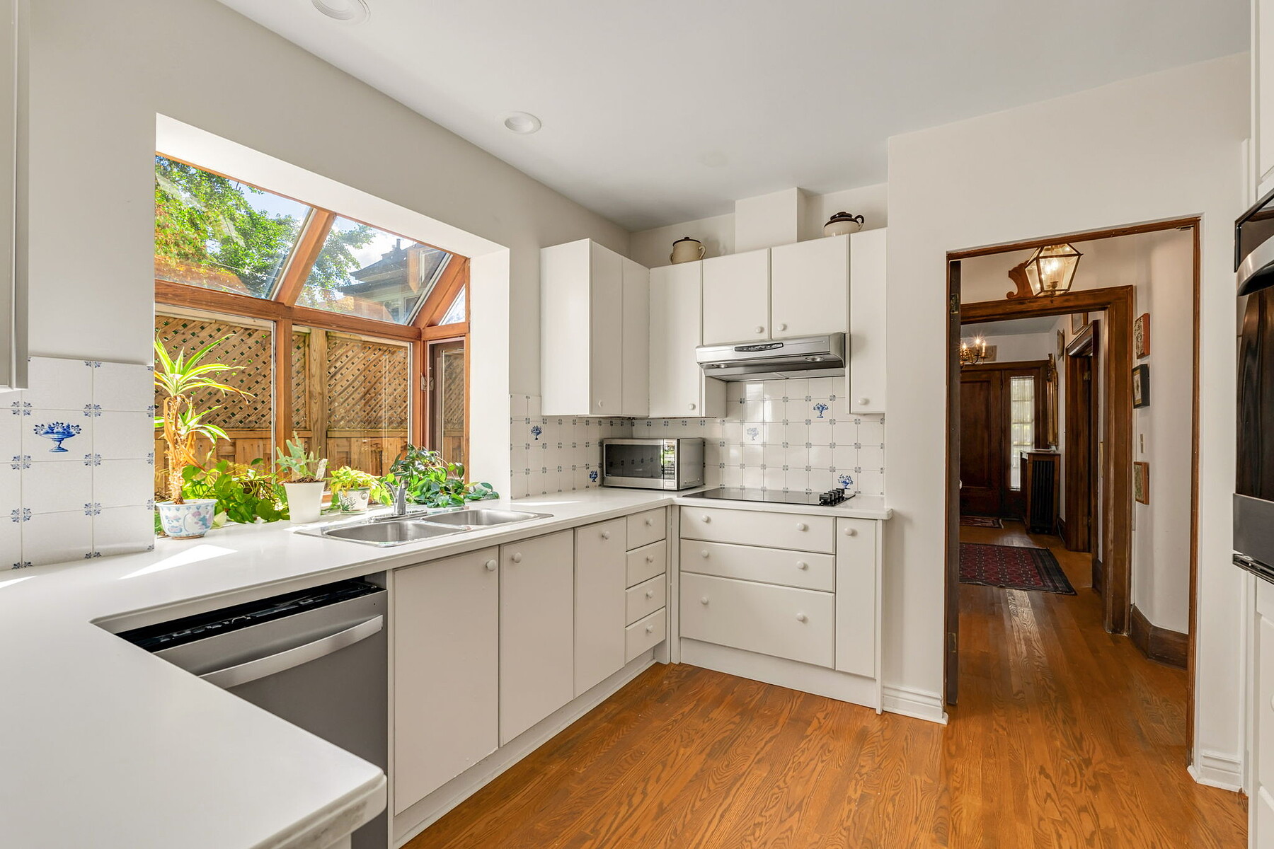  Chaplin Estates Century Home - 物件實景