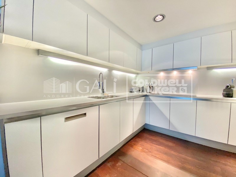 Andorra la Vella, Andorra, AD, 3 Bedrooms Bedrooms, ,2 BathroomsBathrooms,Residential,For Sale,1617268