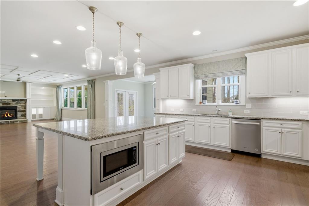 Alpharetta, Georgia, 30004, United States, 5 Bedrooms Bedrooms, ,4 BathroomsBathrooms,Residential,For Sale,2030303