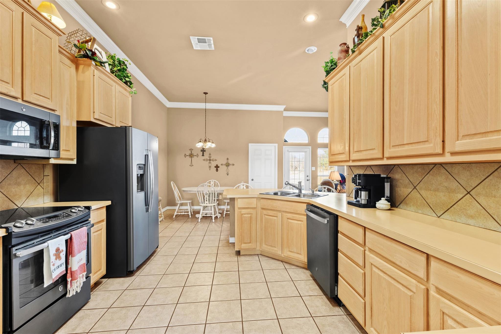 Sulphur Springs, Texas, 75482, United States, 4 Bedrooms Bedrooms, ,4 BathroomsBathrooms,Residential,For Sale,2012566