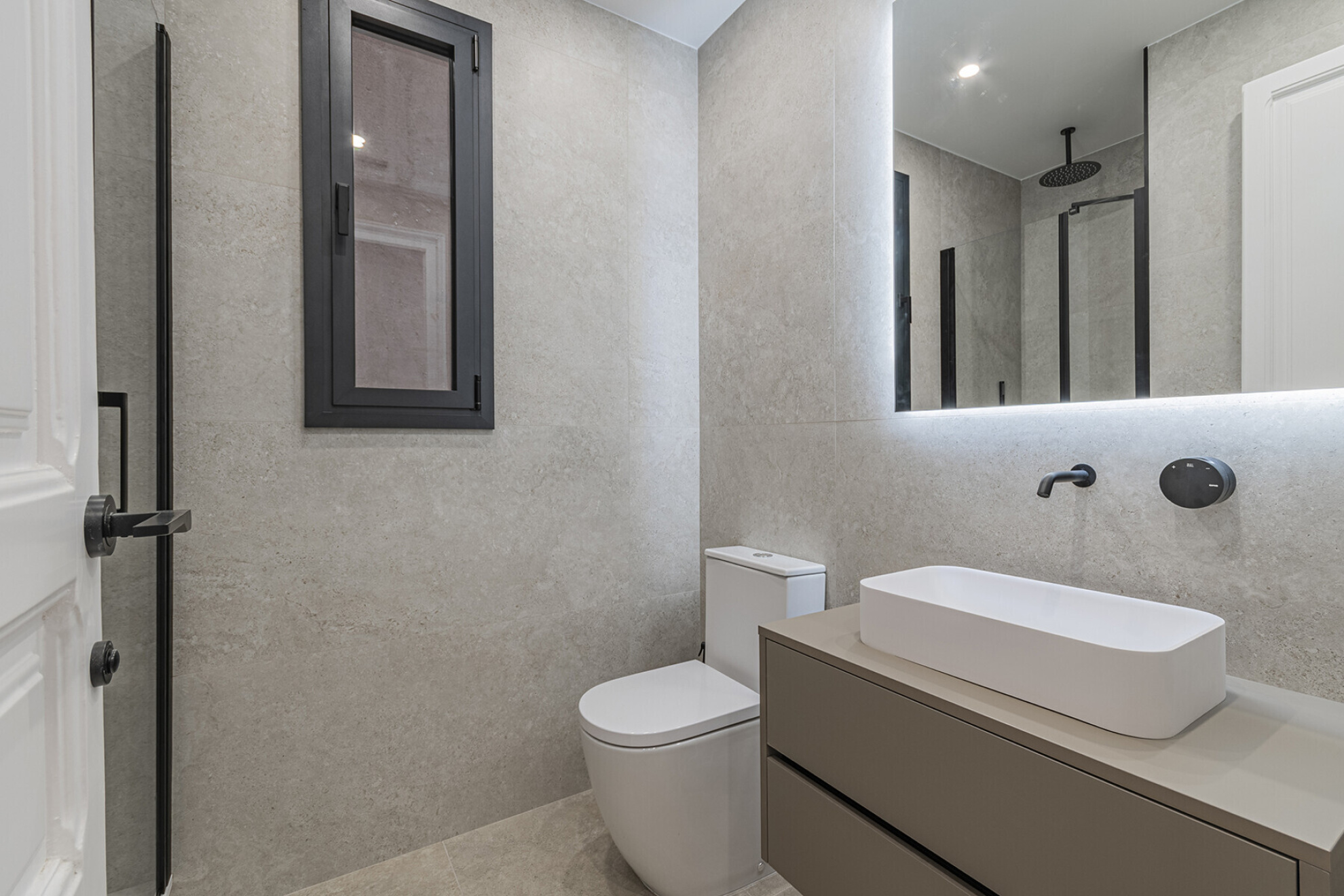  Exclusive brand new home in a regal estate on Mallorca Street - 物件實景