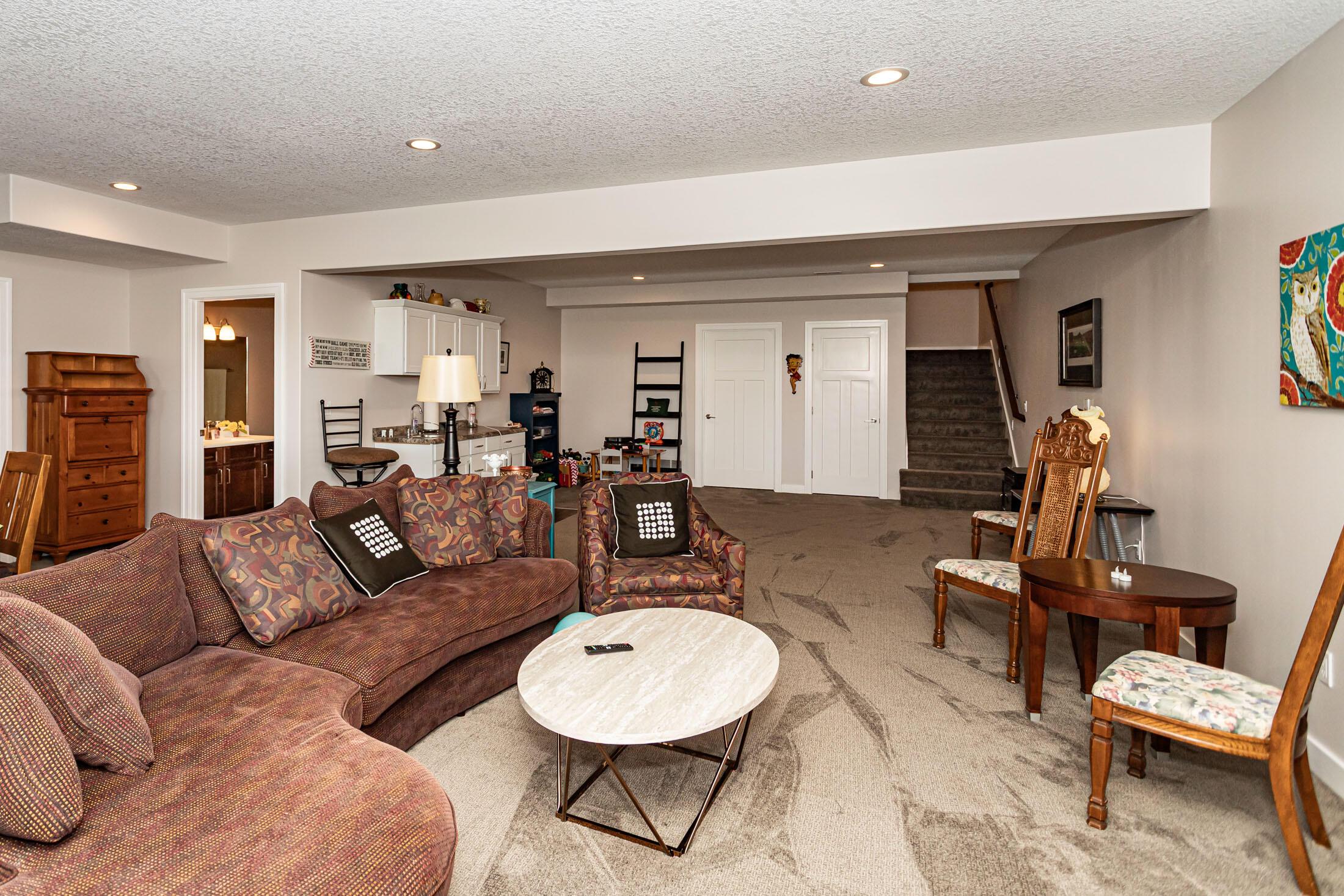 Huxley, Iowa, 50124, United States, 3 Bedrooms Bedrooms, ,4 BathroomsBathrooms,Residential,For Sale,1976803