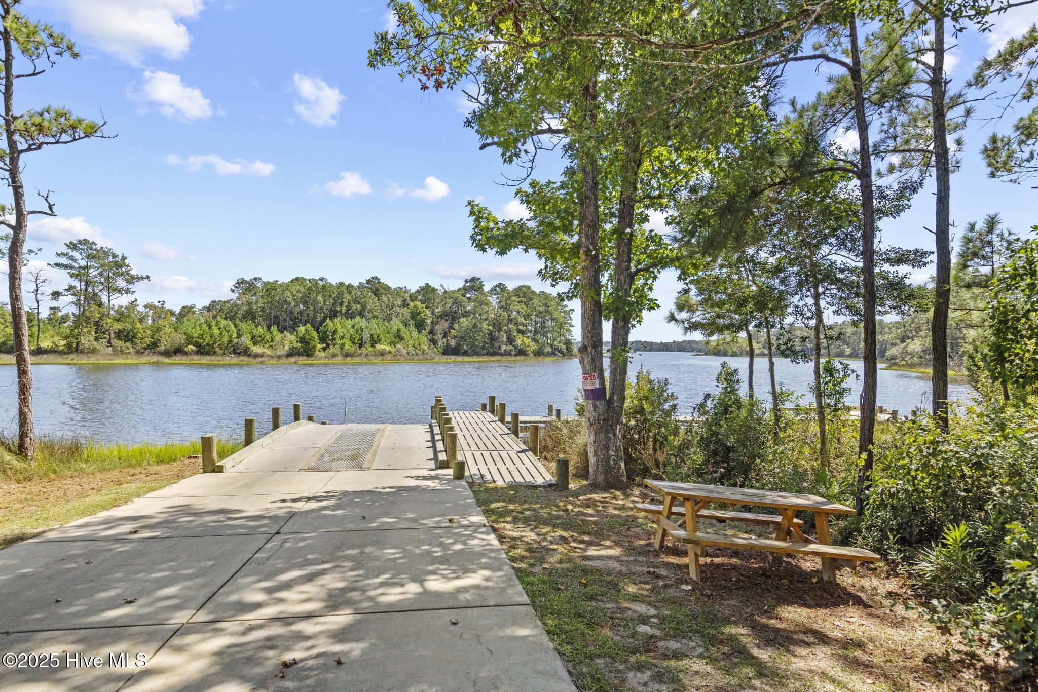 Peletier, North Carolina, 28584, United States, 4 Bedrooms Bedrooms, ,3 BathroomsBathrooms,Residential,For Sale,1976266