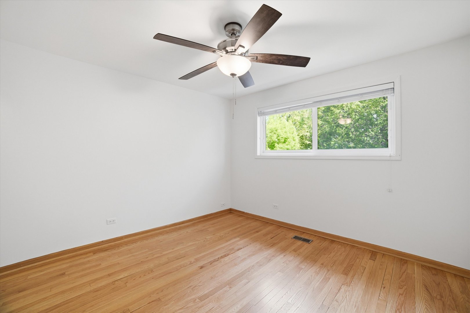 Skokie, Illinois, 60076, United States, 4 Bedrooms Bedrooms, ,2 BathroomsBathrooms,Residential,For Sale,2049150