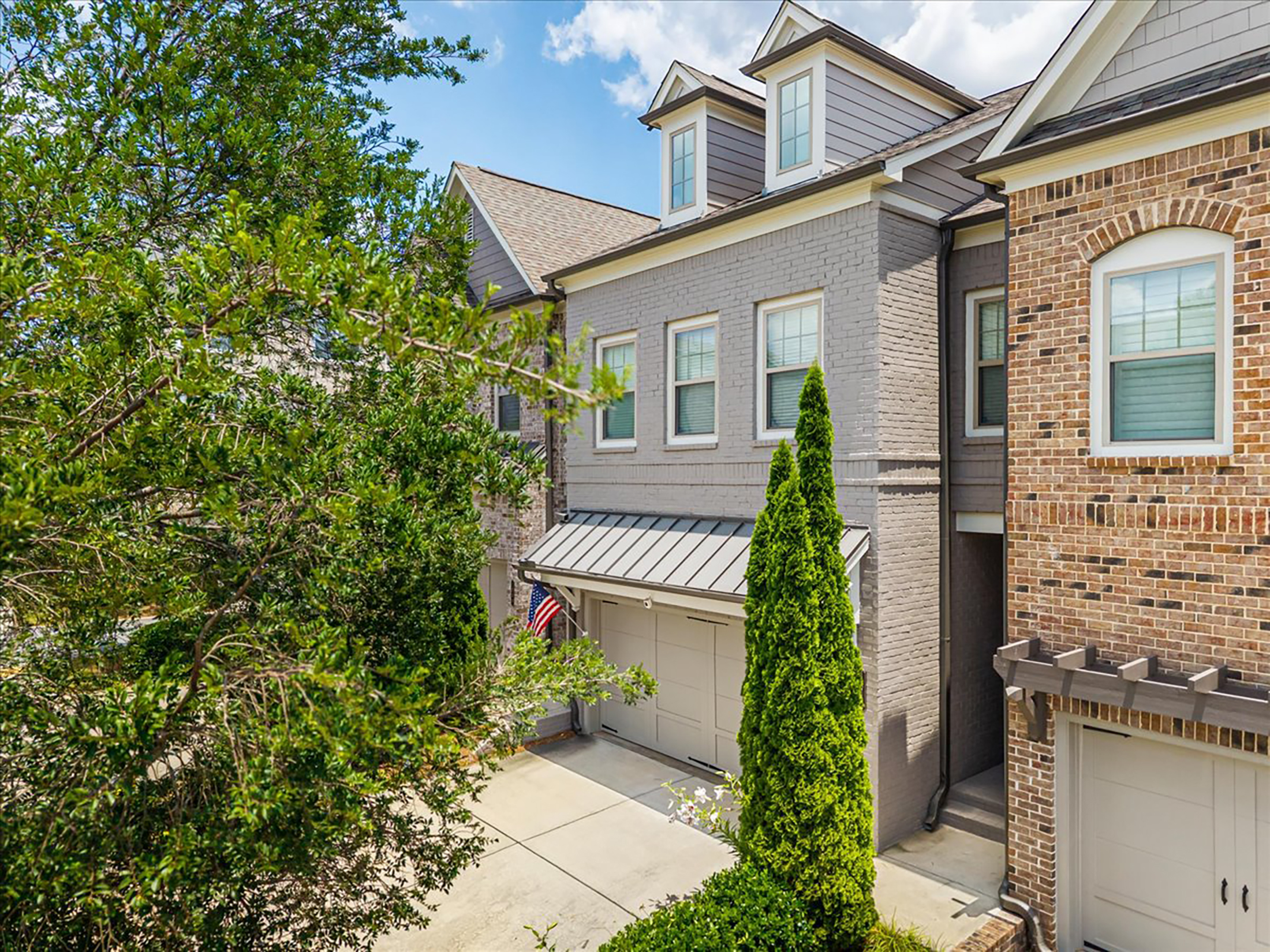  Beautifully Maintained Townhome in Gated Community - 物件實景