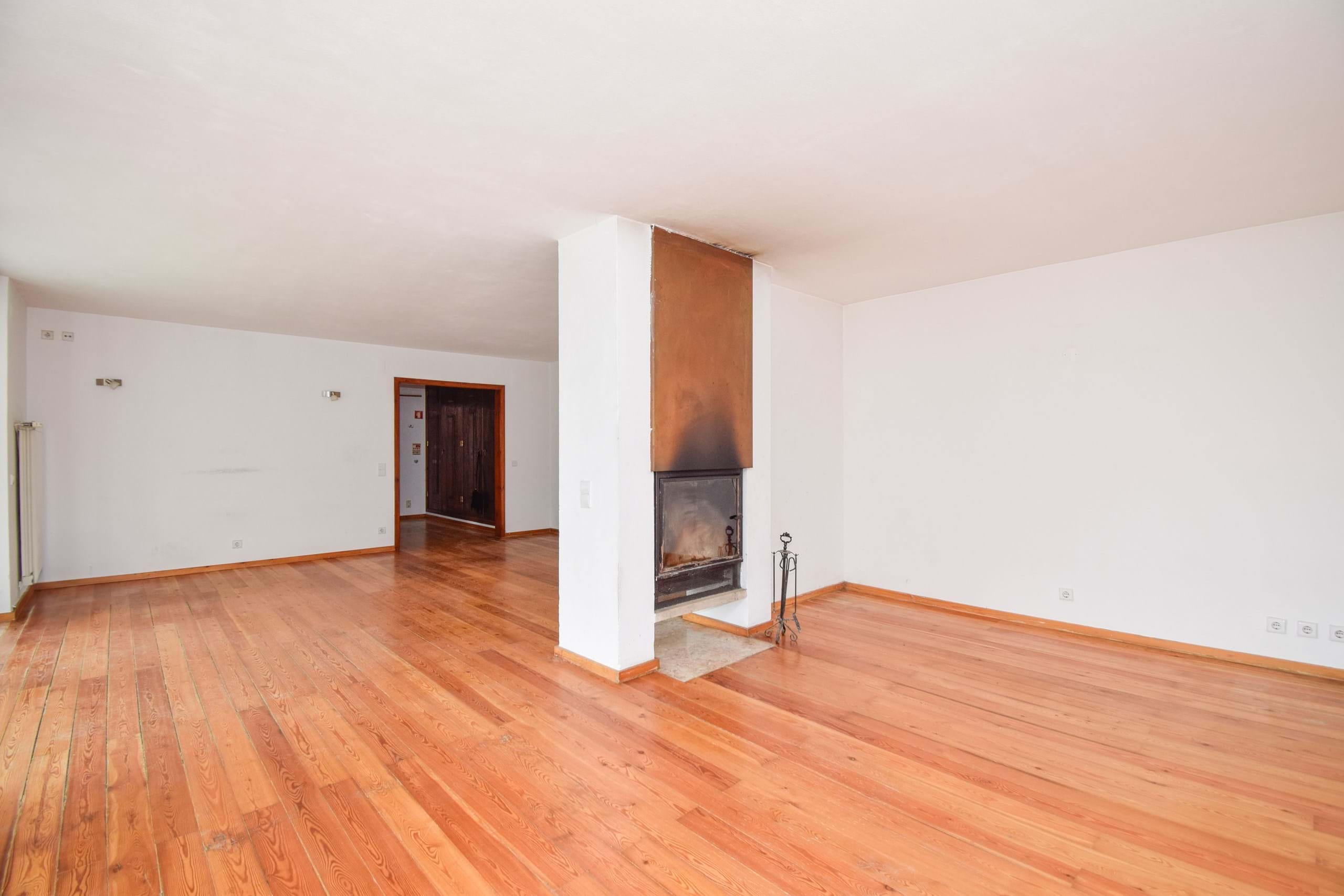 Sintra, Lisbon, 2705-001, PT, 3 Bedrooms Bedrooms, ,3 BathroomsBathrooms,Residential,For Sale,1761752