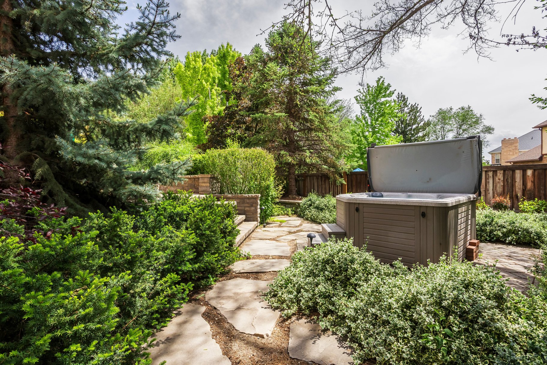  Custom Brick Beauty on Quiet Cul-de-Sac with Luxury Outdoor Living - 物件實景