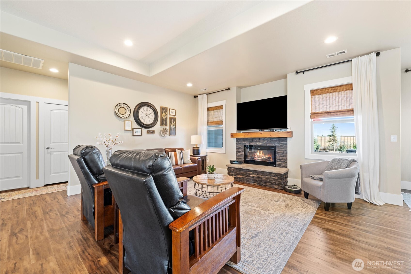 Moses Lake, Washington, 98837, United States, 3 Bedrooms Bedrooms, ,2 BathroomsBathrooms,Residential,For Sale,2002920