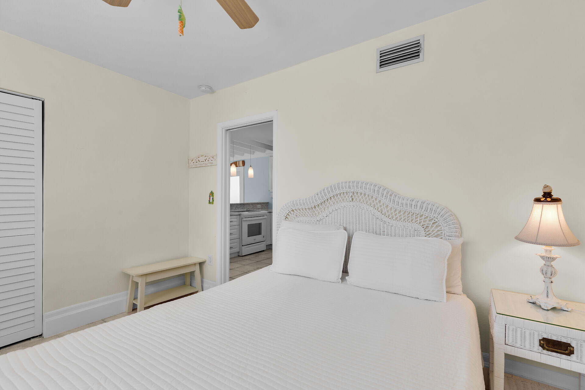 MARATHON, Florida, 33050, United States, 2 Bedrooms Bedrooms, ,2 BathroomsBathrooms,Residential,For Sale,1989170