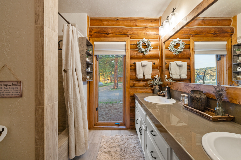 CHILOQUIN, Oregon, 97624, United States, 3 Bedrooms Bedrooms, ,3 BathroomsBathrooms,Residential,For Sale,1974697