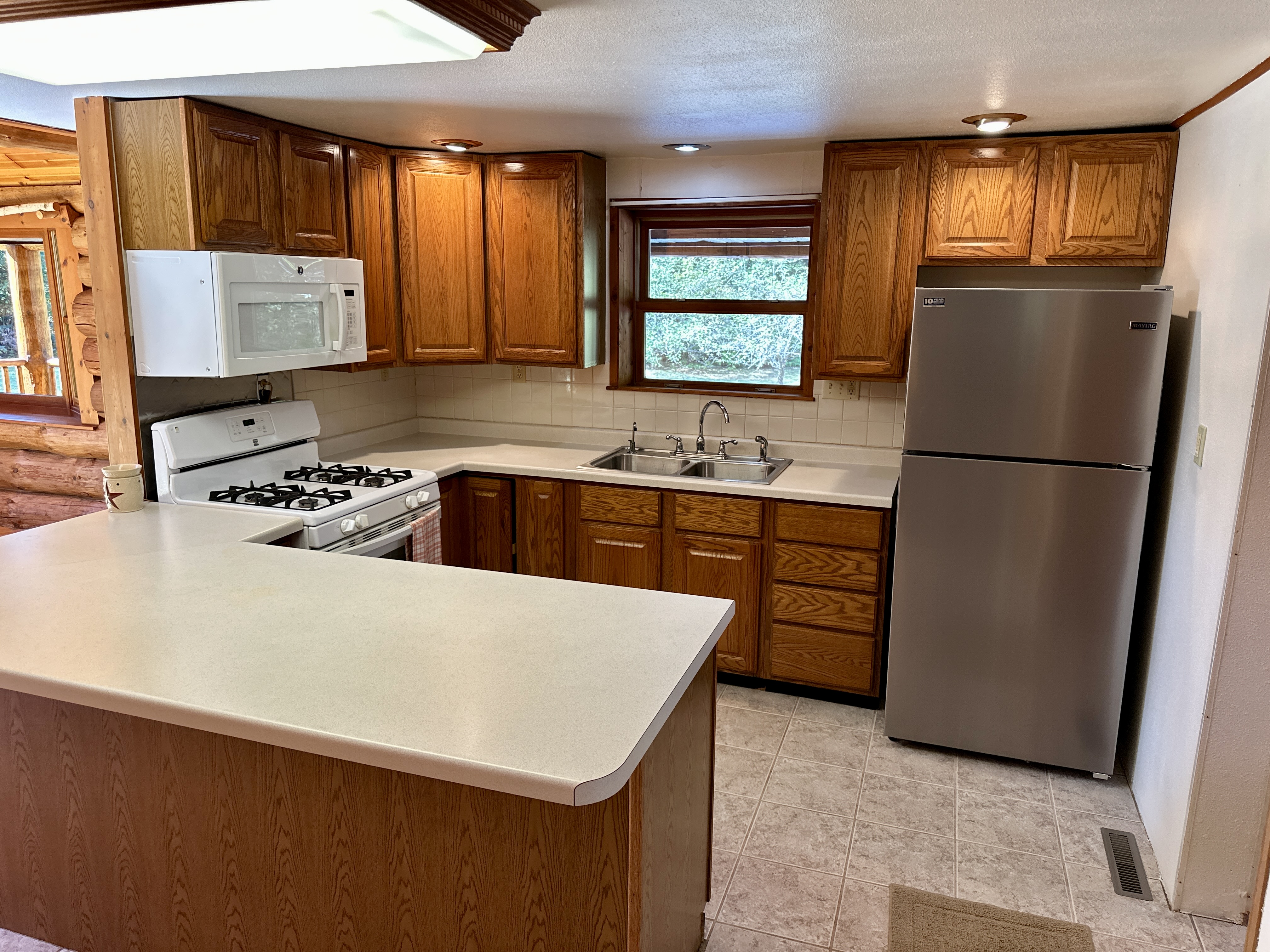 Tomahawk, Wisconsin, 54487, United States, 2 Bedrooms Bedrooms, ,2 BathroomsBathrooms,Residential,For Sale,1975533