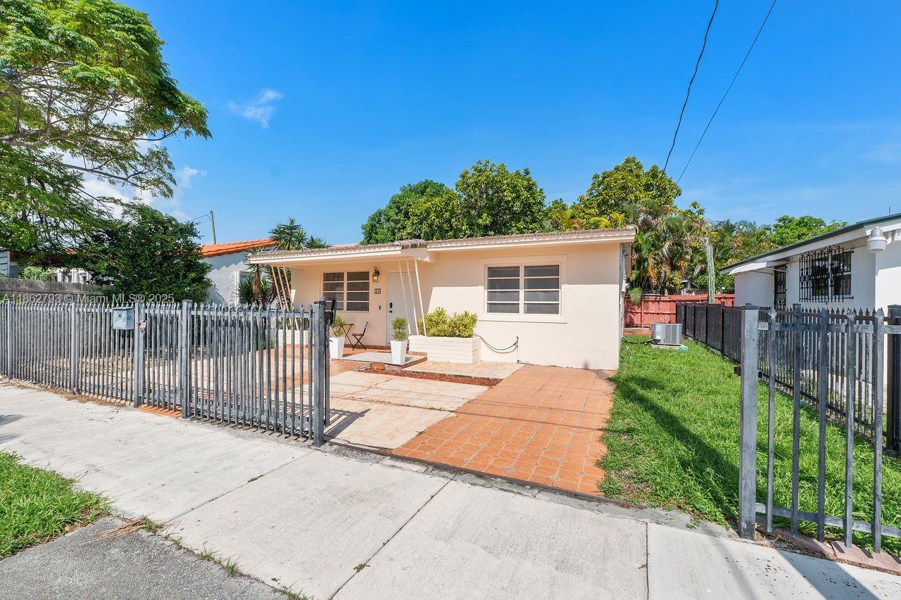 Miami, Florida, 33134, United States, 3 Bedrooms Bedrooms, ,1 BathroomBathrooms,Residential,For Sale,1938840