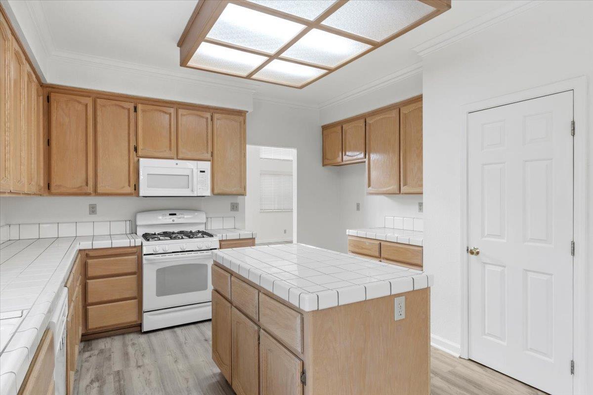 Orangevale, California, 95662, United States, 4 Bedrooms Bedrooms, ,3 BathroomsBathrooms,Residential,For Sale,2005203