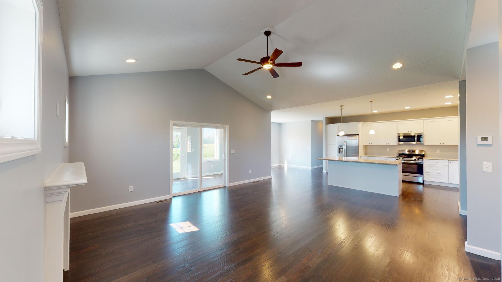 Windsor, Connecticut, 06095, United States, 3 Bedrooms Bedrooms, ,2 BathroomsBathrooms,Residential,For Sale,1939906