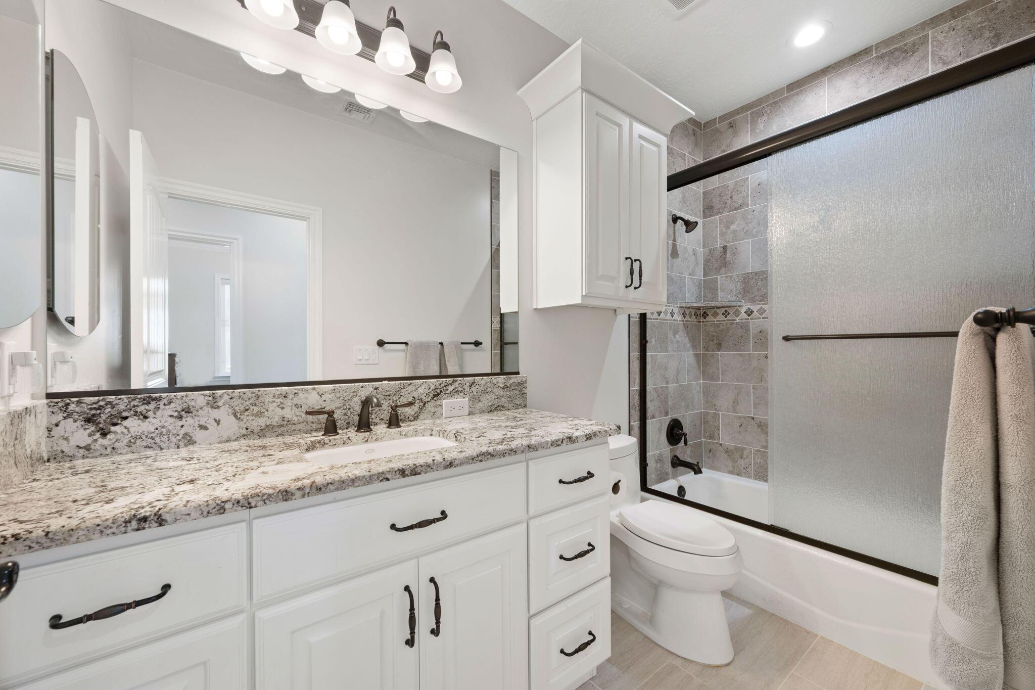 Leeds, Utah, 84746, United States, 5 Bedrooms Bedrooms, ,3 BathroomsBathrooms,Residential,For Sale,1979707