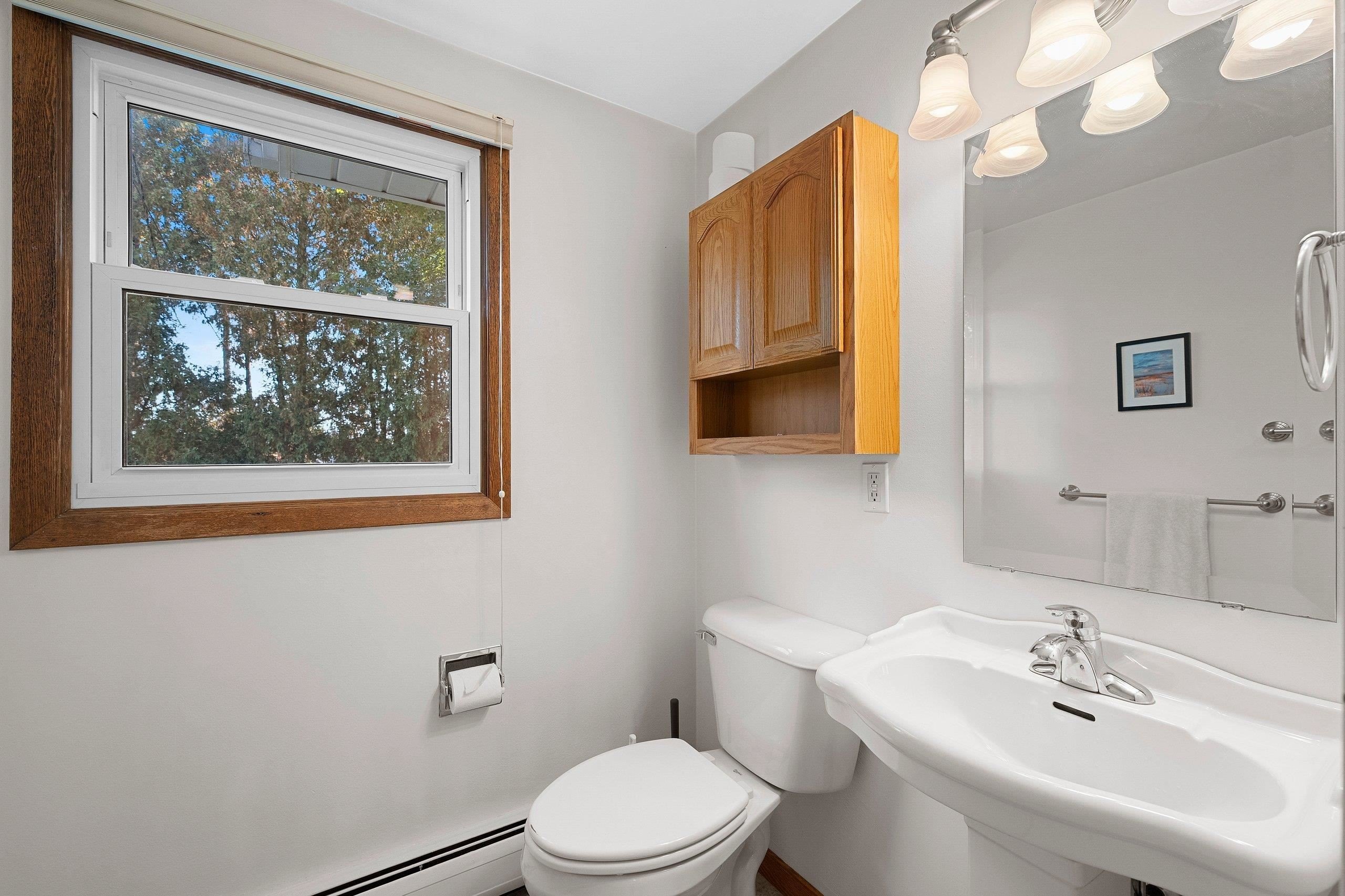 GREEN BAY, Wisconsin, 54304-4417, United States, 4 Bedrooms Bedrooms, ,2 BathroomsBathrooms,Residential,For Sale,1978060