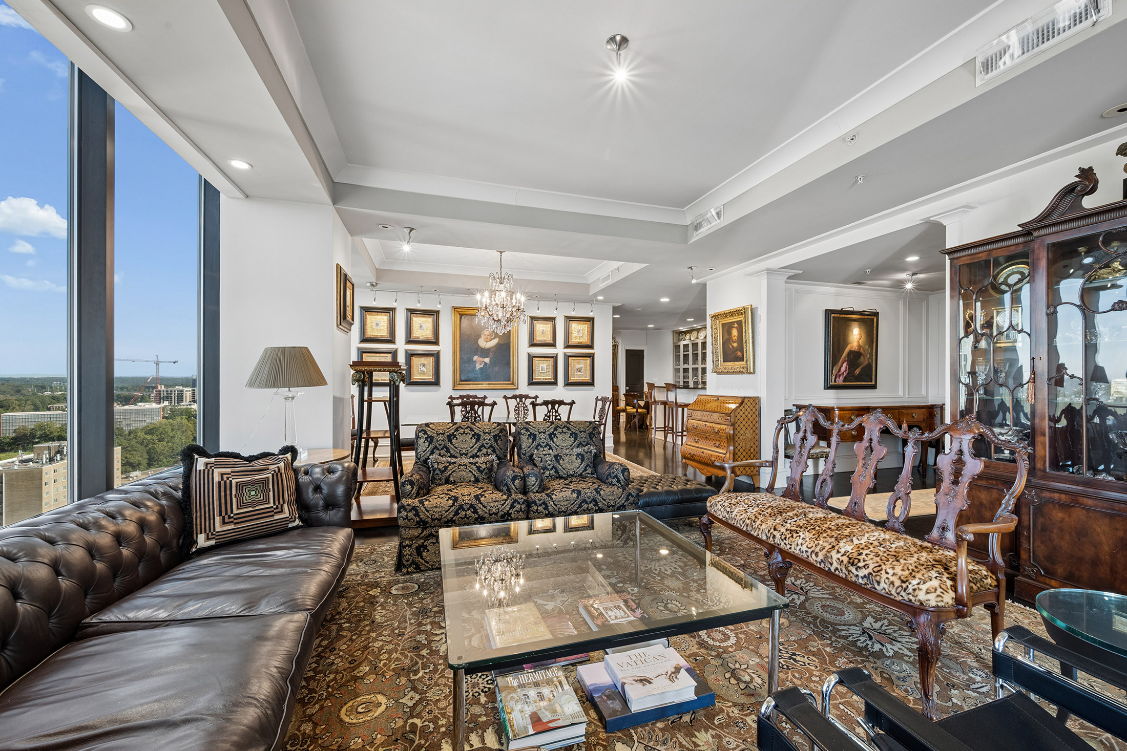  Exceptional Space, Skyline Views, and an Unbeatable Buckhead Location - 物件實景