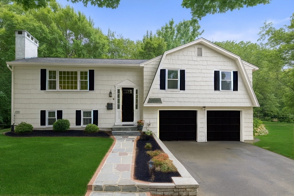 Norwood, Massachusetts, 02062, United States, 3 Bedrooms Bedrooms, ,2 BathroomsBathrooms,Residential,For Sale,1913621