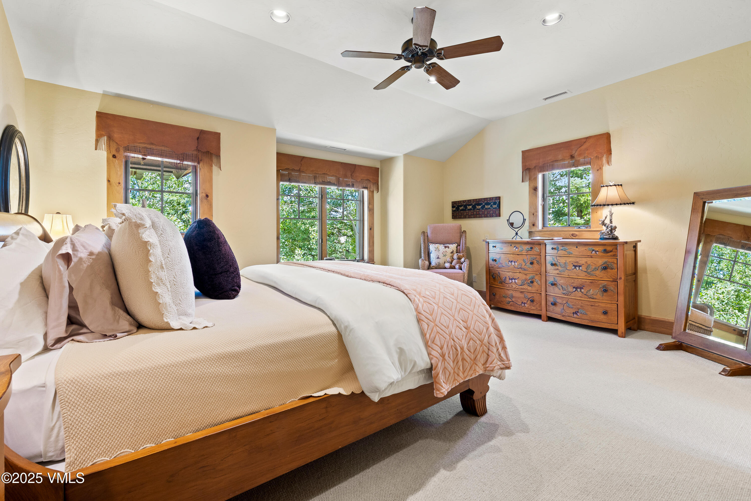 Edwards, Colorado, 81632, United States, 5 Bedrooms Bedrooms, ,6 BathroomsBathrooms,Residential,For Sale,1901108