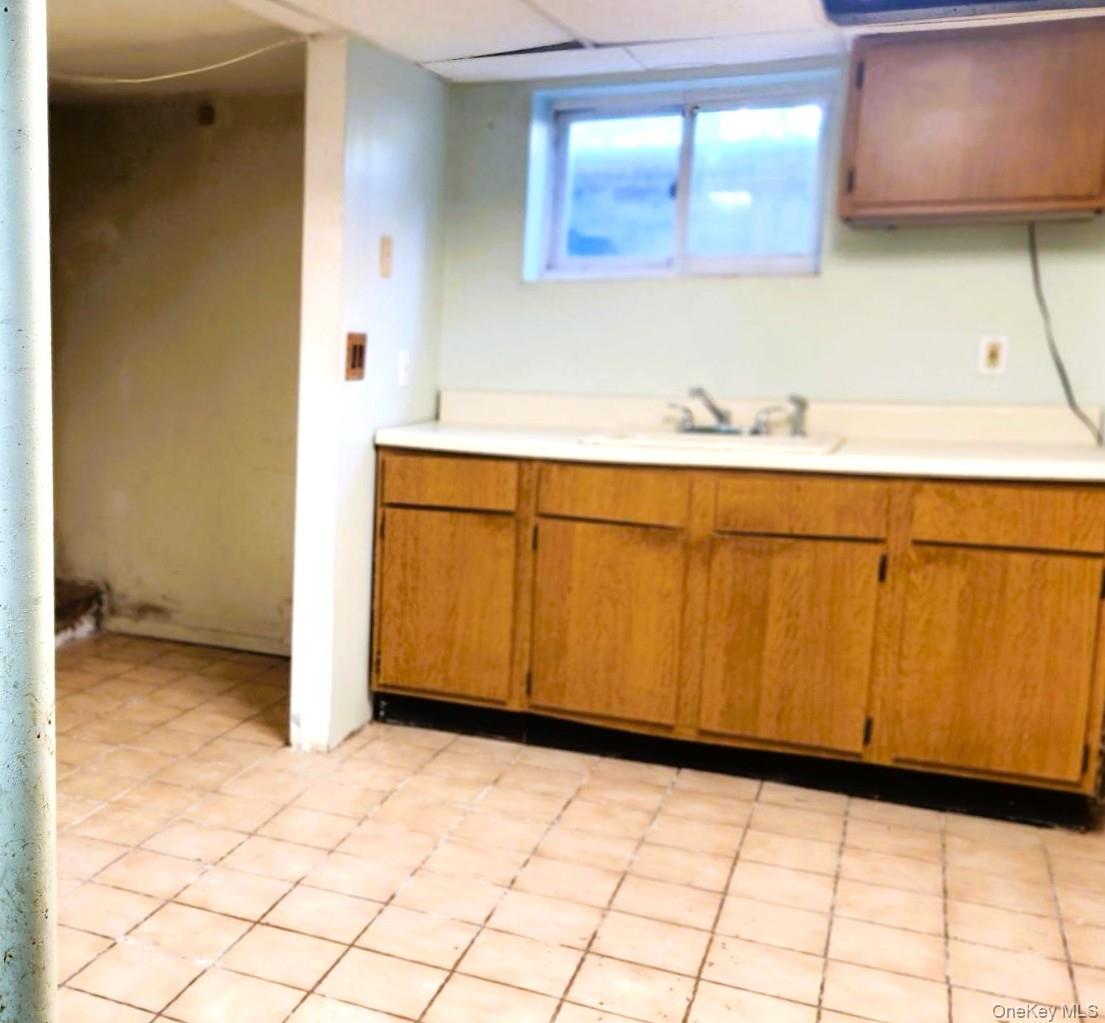 Ronkonkoma, New York, 11779, United States, 4 Bedrooms Bedrooms, ,3 BathroomsBathrooms,Residential,For Sale,1987838