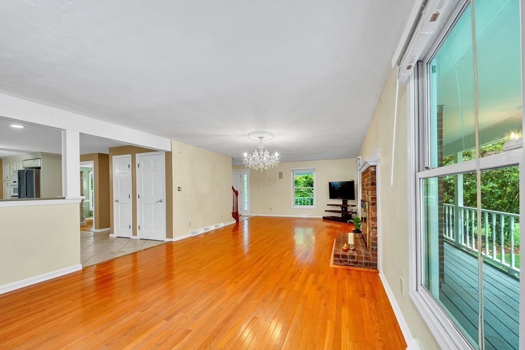 Mansfield, Massachusetts, 02048, United States, 4 Bedrooms Bedrooms, ,3 BathroomsBathrooms,Residential,For Sale,2001222