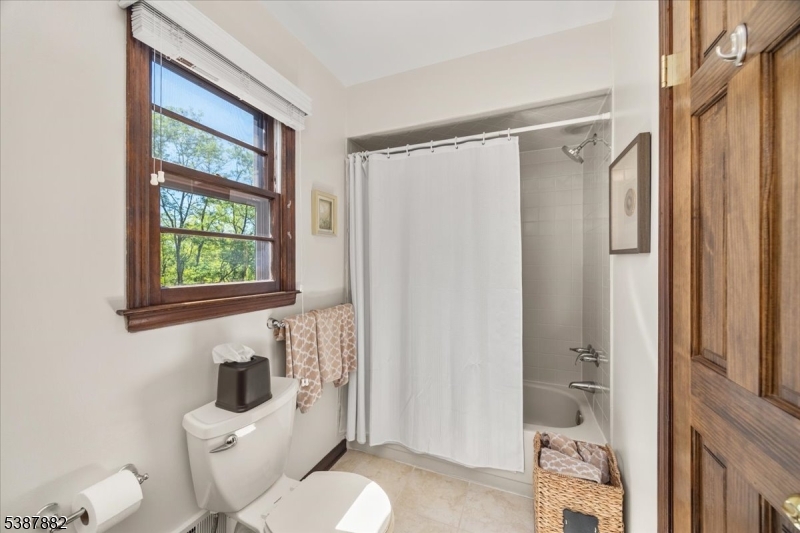 Clinton Twp., New Jersey, 08801, United States, 4 Bedrooms Bedrooms, ,3 BathroomsBathrooms,Residential,For Sale,1988137