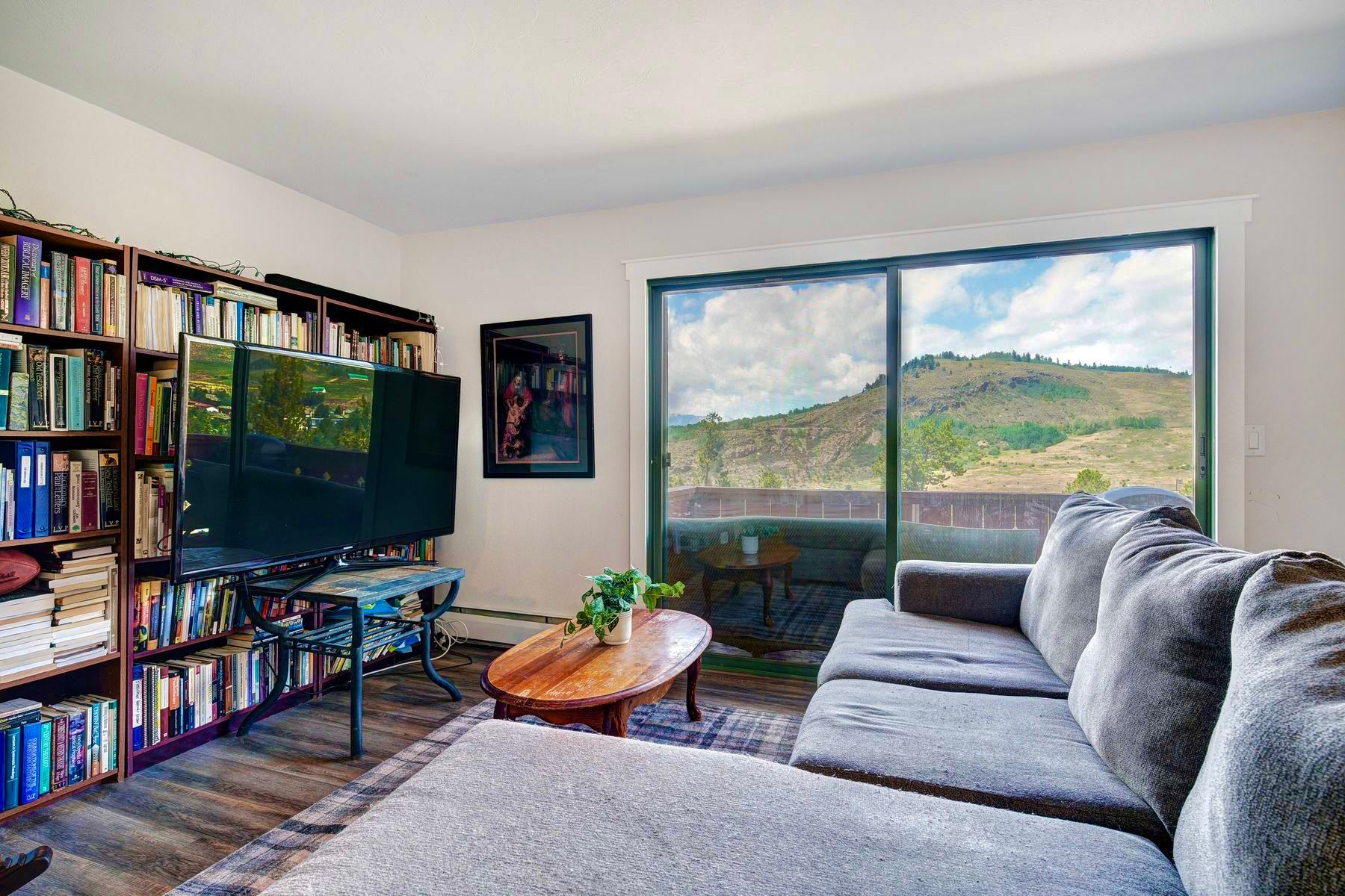  Dillon Valley Condo A-201 - 物件實景