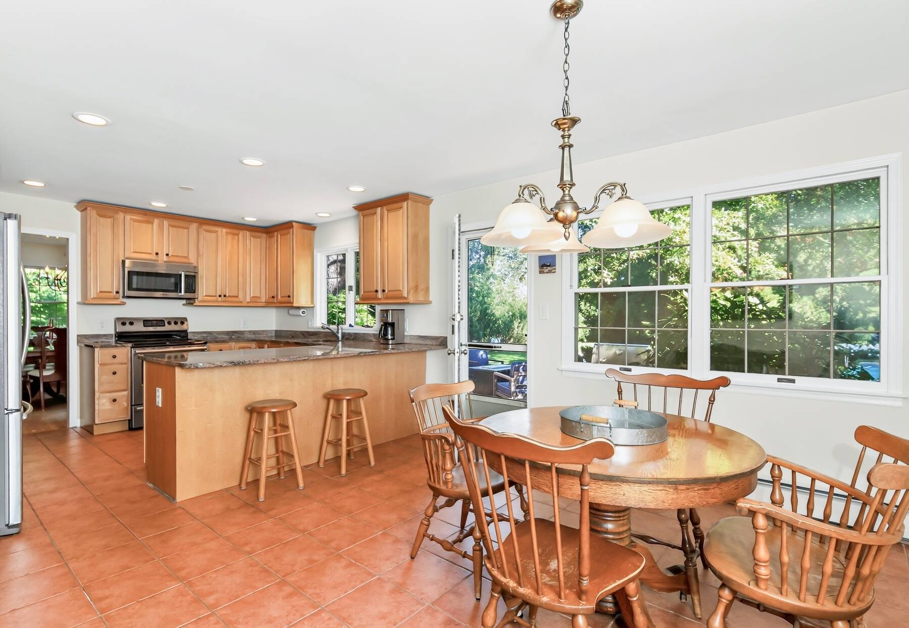  Southampton 4 Bedroom Traditional - Beautifully Landsacaped - 物件實景