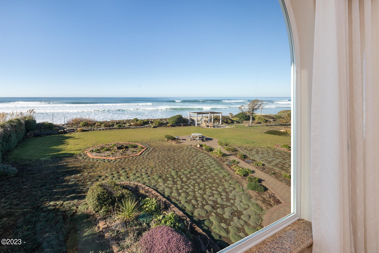 3775 Hwy 101 N, Yachats, Oregon, 97498, United States, 4 Bedrooms Bedrooms, ,6 BathroomsBathrooms,Residential,For Sale,3775 Hwy 101 N,1431474