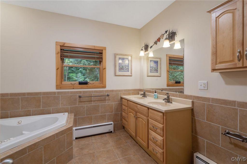 Cleveland, New York, 13042, United States, 4 Bedrooms Bedrooms, ,4 BathroomsBathrooms,Residential,For Sale,1821145