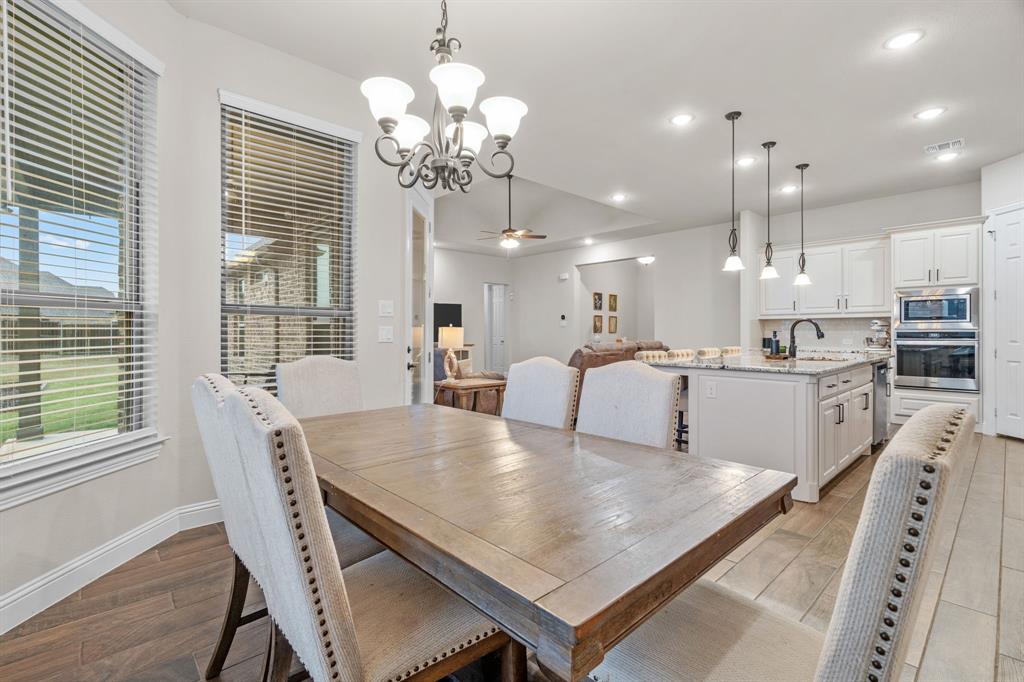 Waxahachie, Texas, 75165, United States, 4 Bedrooms Bedrooms, ,3 BathroomsBathrooms,Residential,For Sale,1981822