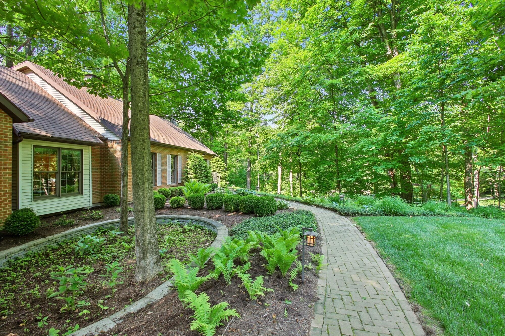 Springfield, Ohio, 45504, United States, 4 Bedrooms Bedrooms, ,3 BathroomsBathrooms,Residential,For Sale,1927340