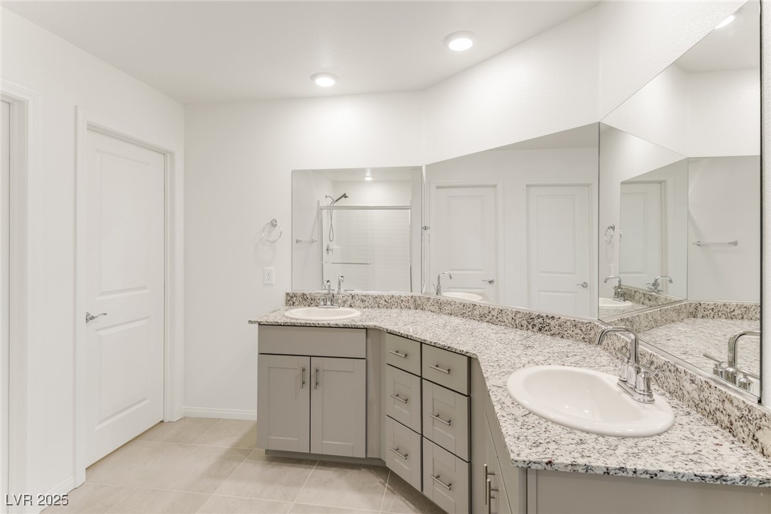 Las Vegas, Nevada, 89166, United States, 4 Bedrooms Bedrooms, ,3 BathroomsBathrooms,Residential,For Sale,1989328