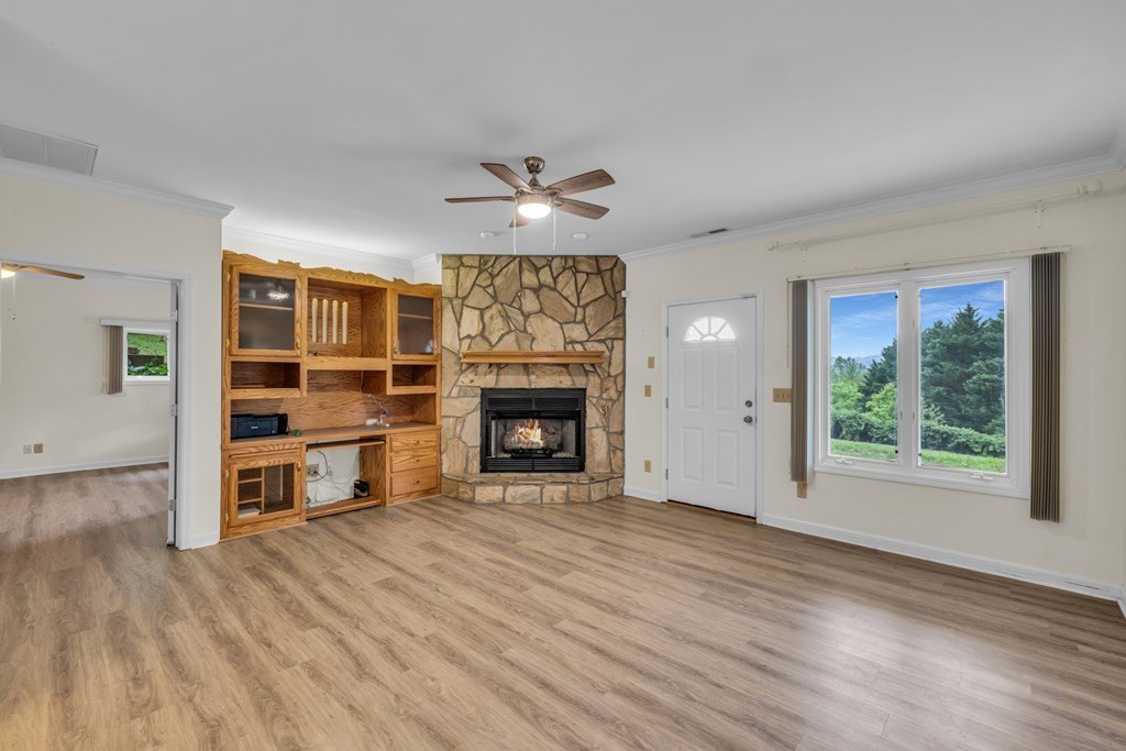 Hayesville, North Carolina, 28904, United States, 3 Bedrooms Bedrooms, ,4 BathroomsBathrooms,Residential,For Sale,1934980