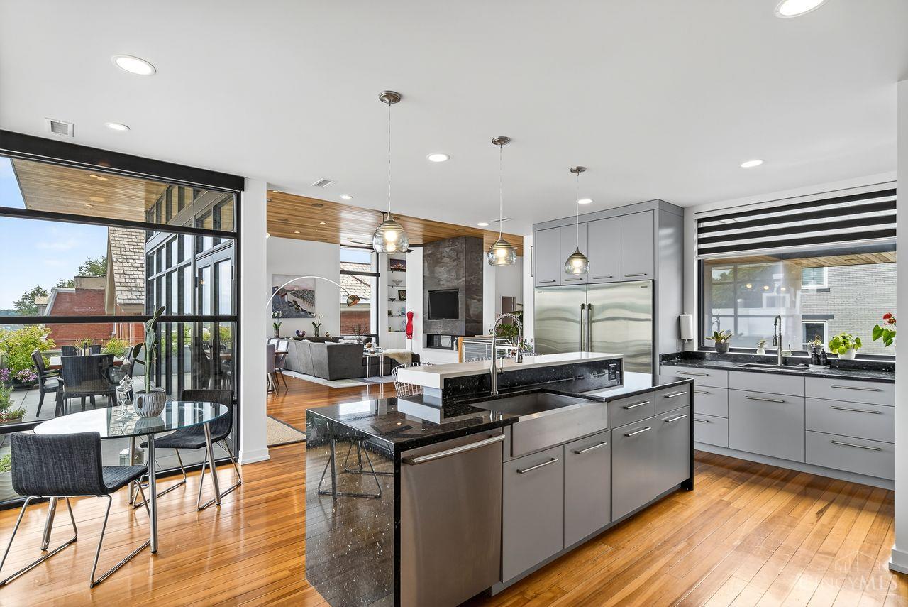Cincinnati, Ohio, 45202, United States, 4 Bedrooms Bedrooms, ,4 BathroomsBathrooms,Residential,For Sale,1926217