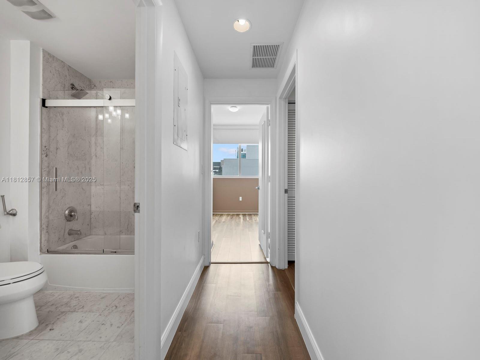 Miami, Florida, 33132, United States, 2 Bedrooms Bedrooms, ,2 BathroomsBathrooms,Residential,For Sale,1838941