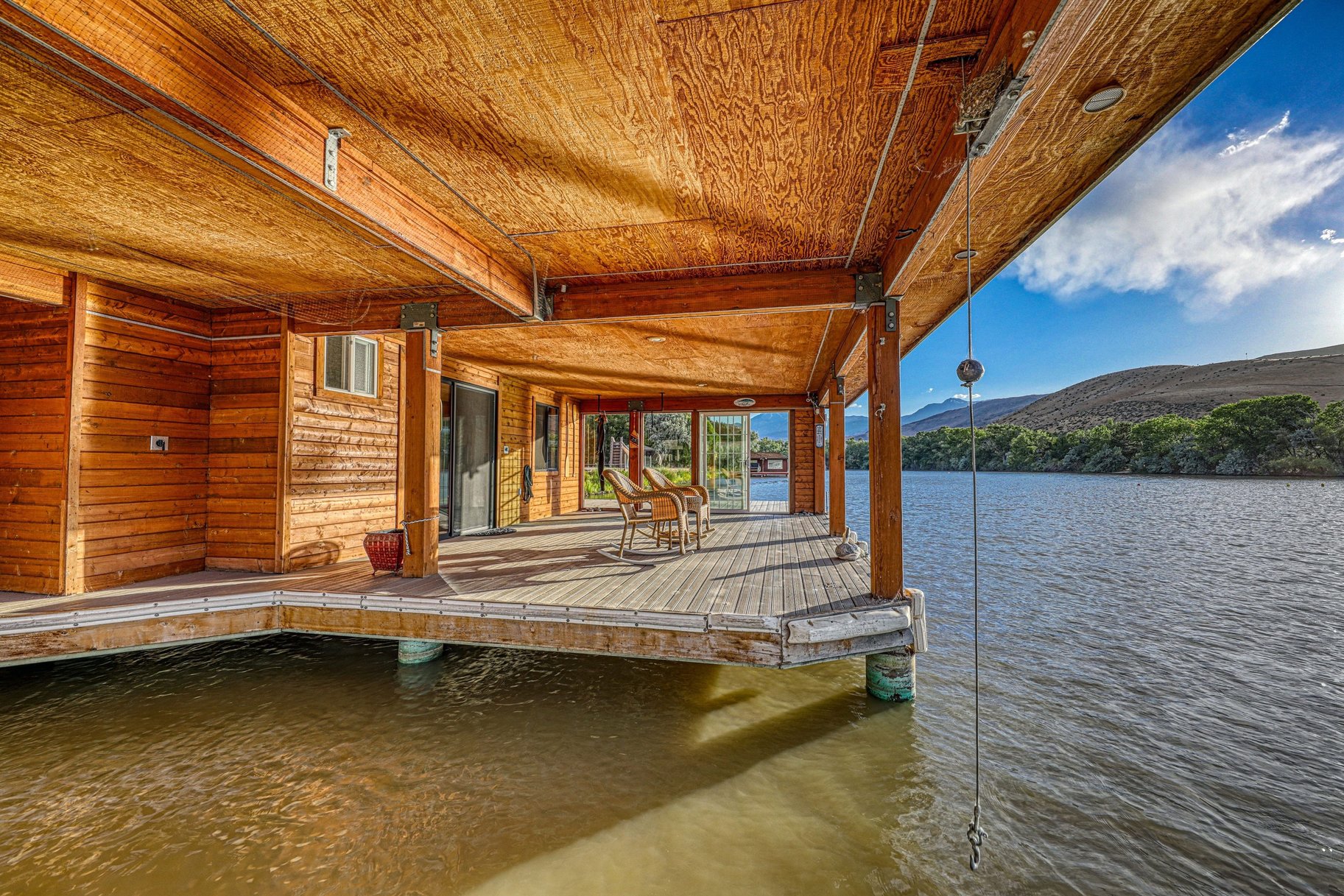  A Rare Lakefront Estate in the Heart of Reno no in One of Northern Nevada
