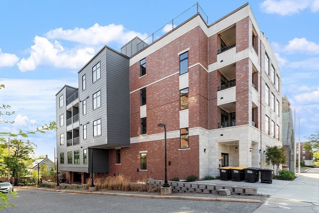 Somerville, Massachusetts, 02143, United States, 2 Bedrooms Bedrooms, ,2 BathroomsBathrooms,Residential,For Sale,1737786