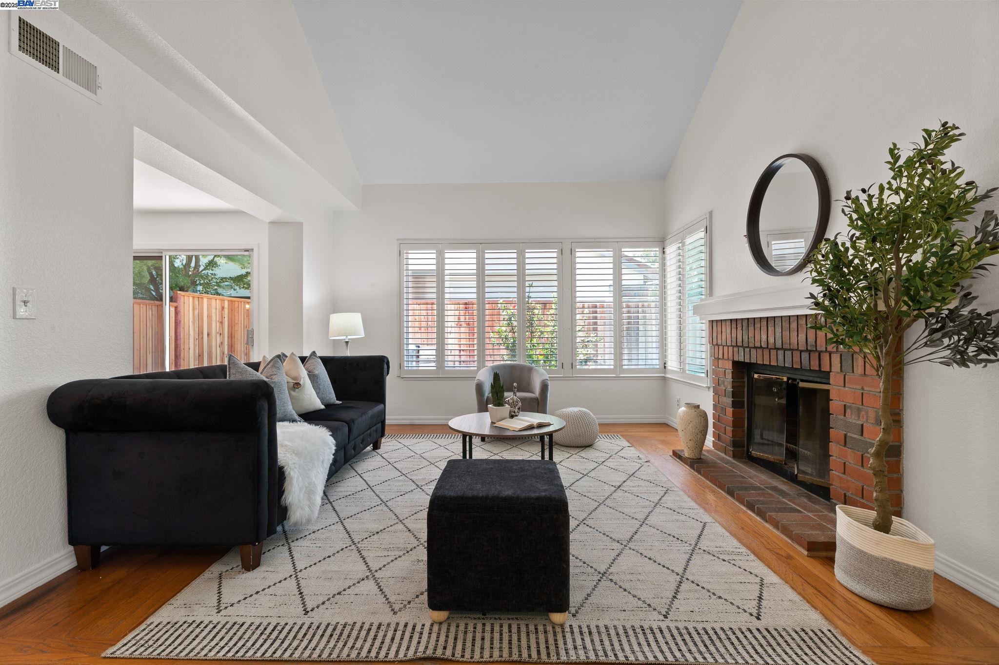 Pleasanton, California, 94566, United States, 4 Bedrooms Bedrooms, ,2 BathroomsBathrooms,Residential,For Sale,1901114