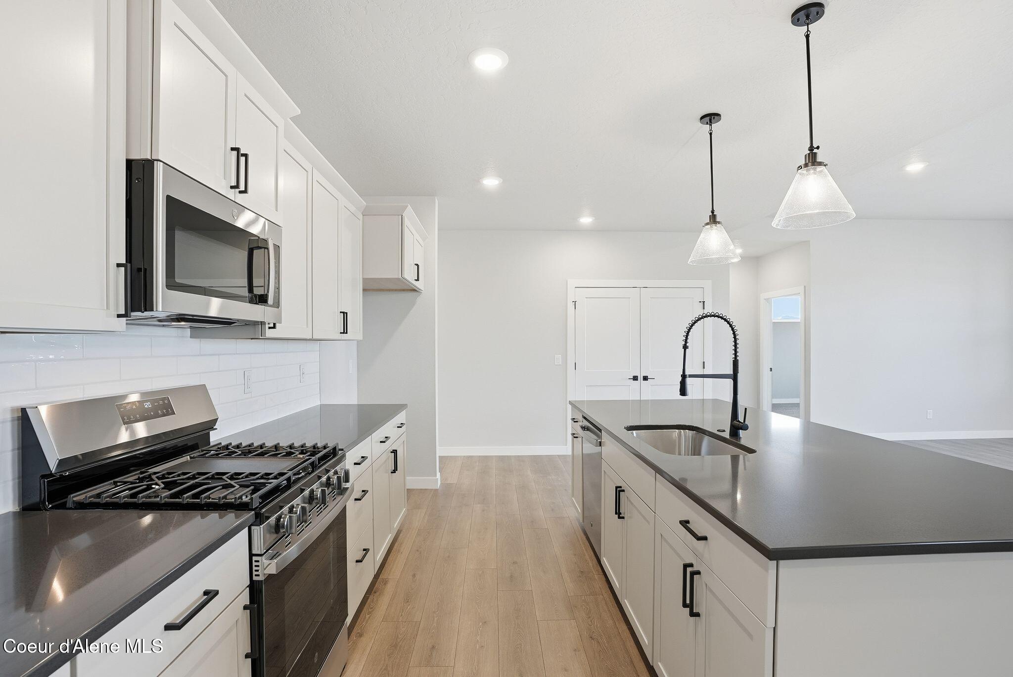 Coeur d'Alene, Idaho, 83815, United States, 4 Bedrooms Bedrooms, ,3 BathroomsBathrooms,Residential,For Sale,2015993