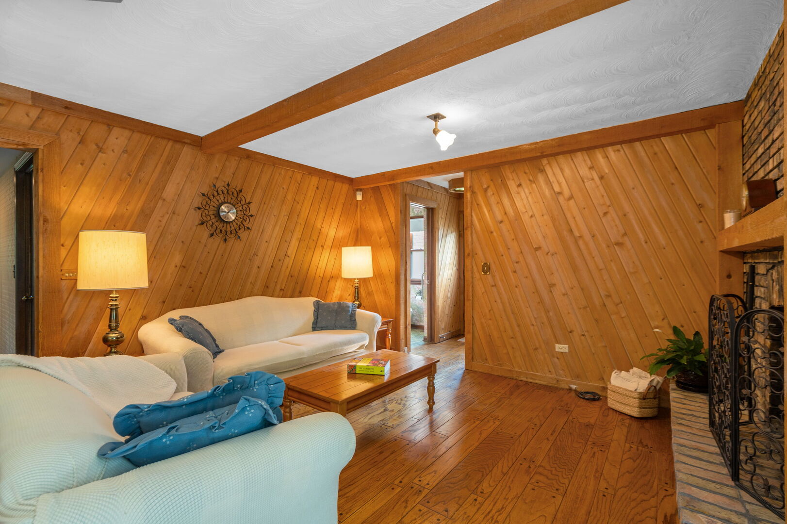 Arlington Heights, Illinois, 60004, United States, 3 Bedrooms Bedrooms, ,3 BathroomsBathrooms,Residential,For Sale,1939411