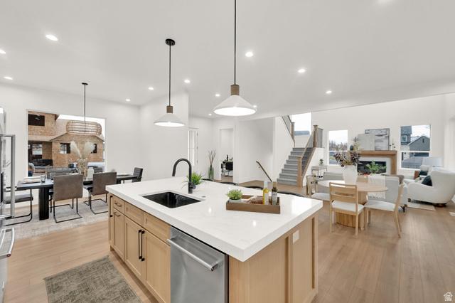 Riverton, Utah, 84065, United States, 7 Bedrooms Bedrooms, ,4 BathroomsBathrooms,Residential,For Sale,1977037