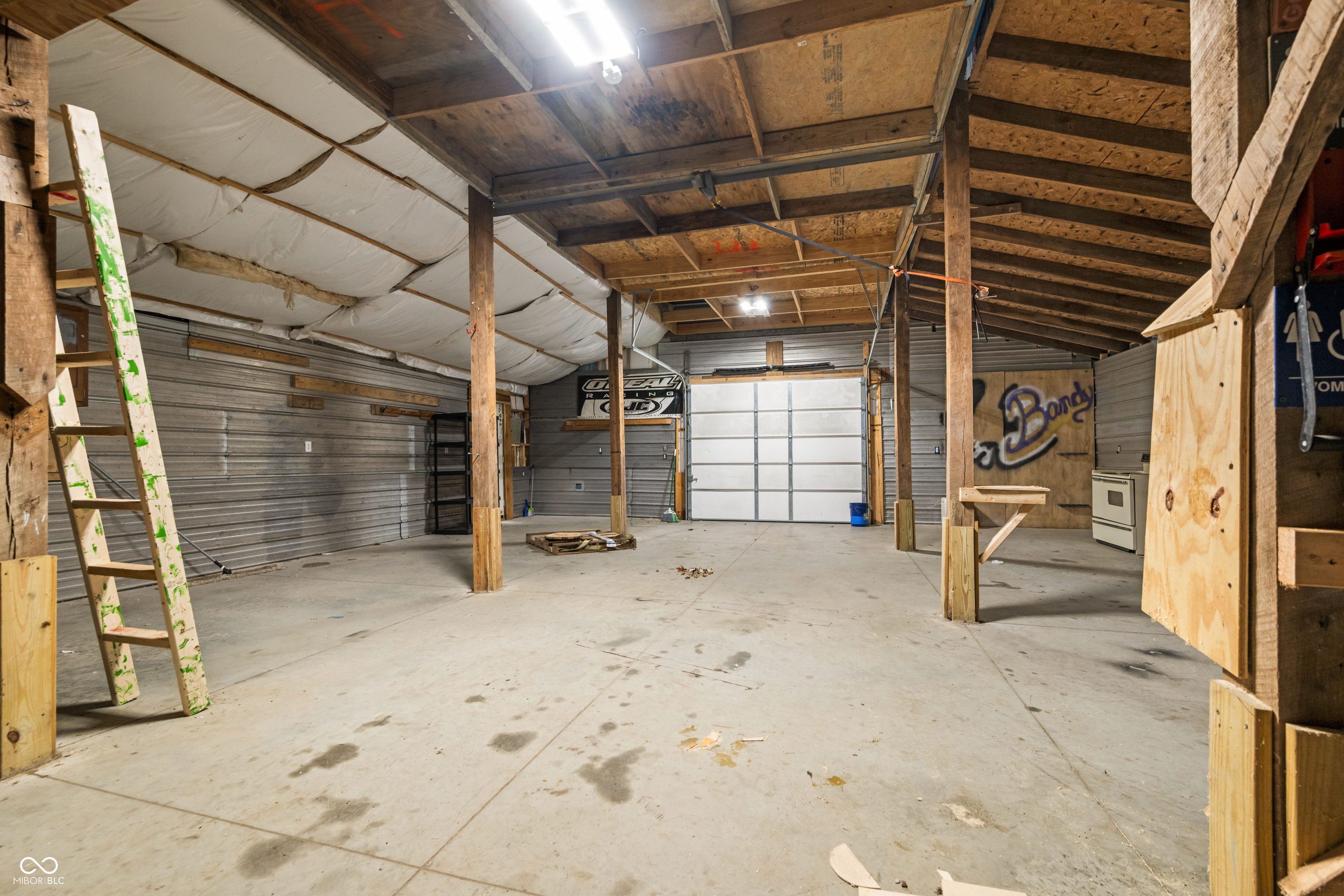 Trafalgar, Indiana, 46181, United States, 3 Bedrooms Bedrooms, ,4 BathroomsBathrooms,Residential,For Sale,1928736