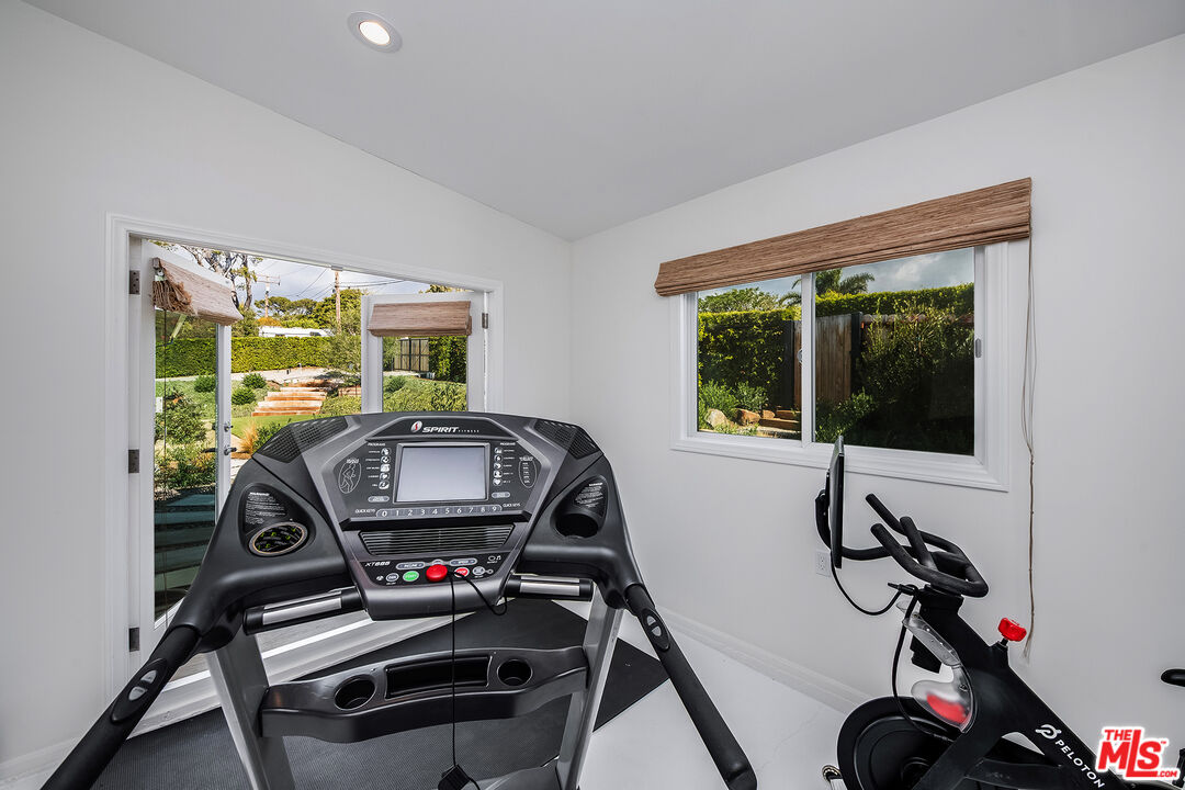 Malibu, California, 90265, United States, 3 Bedrooms Bedrooms, ,2 BathroomsBathrooms,Residential,For Sale,1868514