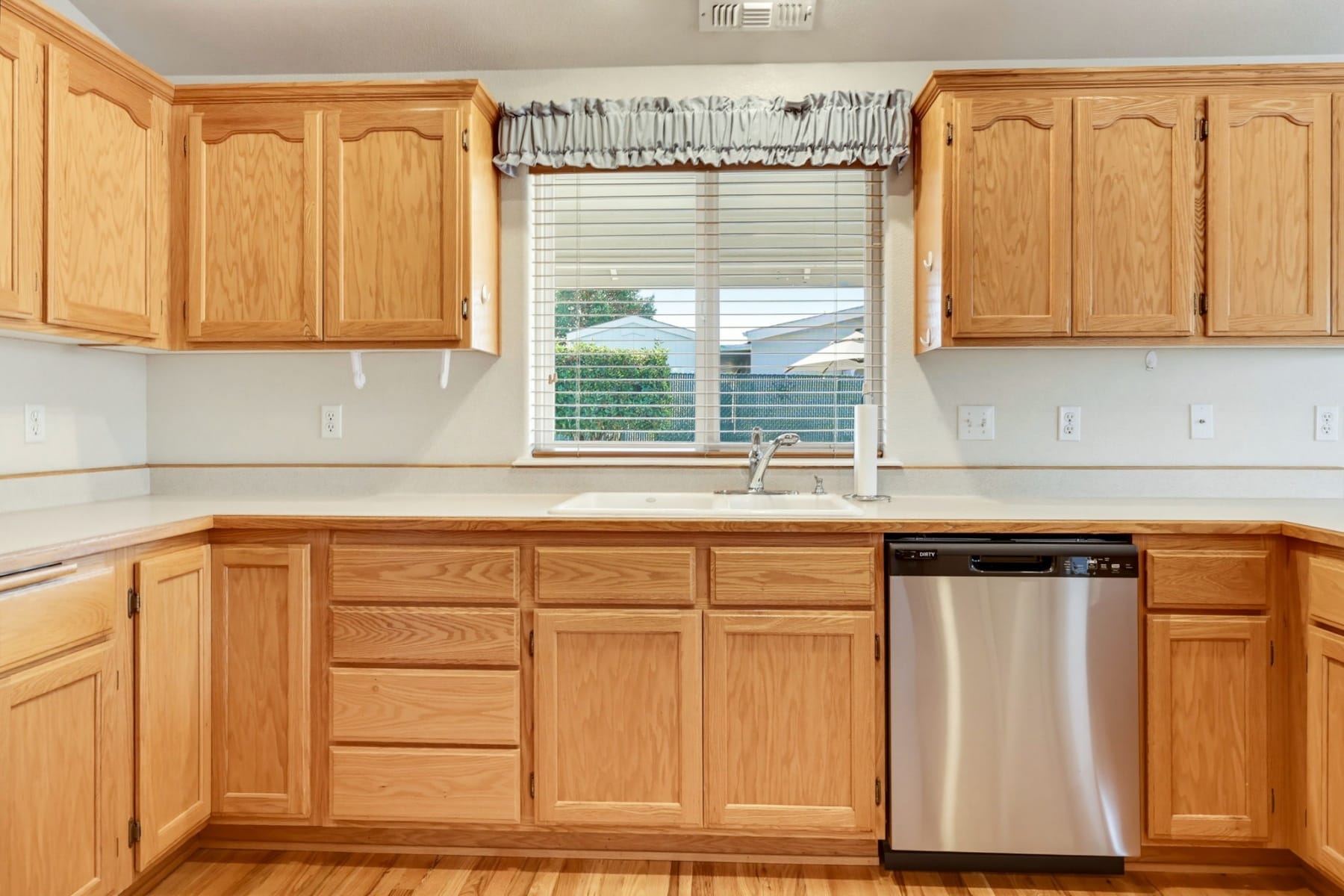  2300 Savannah Drive Central Point, OR 97502 - 物件實景