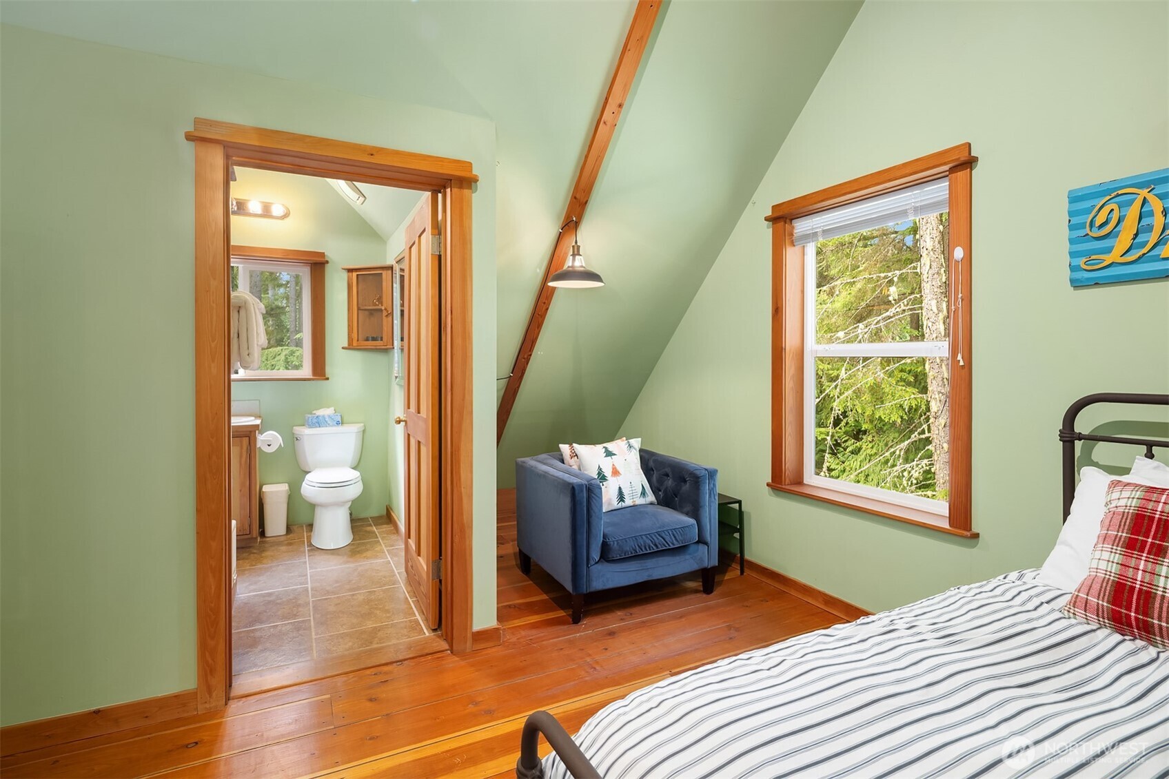 Clinton, Washington, 98236, United States, 3 Bedrooms Bedrooms, ,2 BathroomsBathrooms,Residential,For Sale,1949676