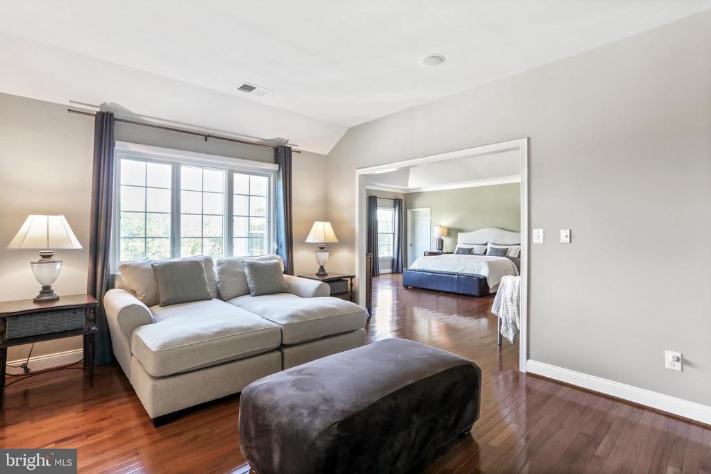Waterford, Virginia, 20197, United States, 4 Bedrooms Bedrooms, ,5 BathroomsBathrooms,Residential,For Sale,1941290